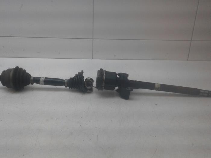 Gebruikte Aandrijfas rechts-voor Opel Combo 1.6 CDTI 16V Prijs op aanvraag aangeboden door Wessel Parts & Service B.V.