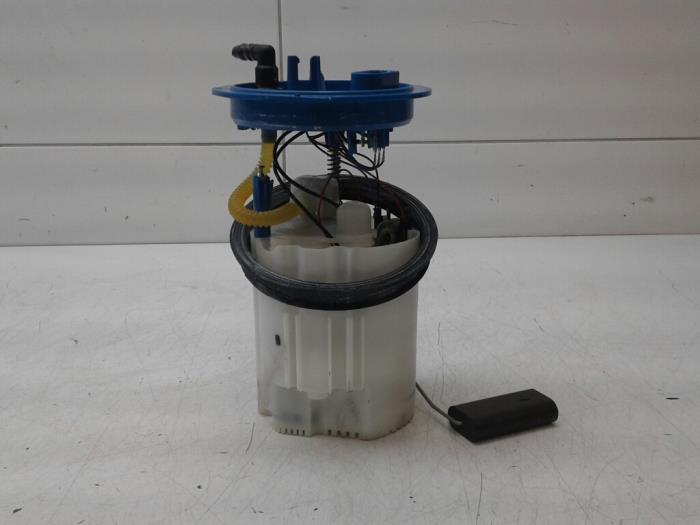 Gebruikte Tank element Pomp Skoda Fabia III (NJ3) 1.0 12V LPG Prijs € 82,95 Margeregeling aangeboden door Wessel Parts & Service B.V.