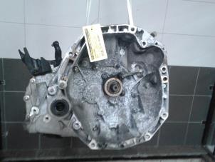 Gebruikte Versnellingsbak Renault Clio IV (5R) 1.5 Energy dCi 90 FAP Prijs € 549,00 Margeregeling aangeboden door Wessel Parts & Service B.V.