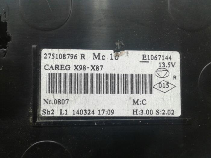 Kachel Bedieningspaneel van een Renault Clio IV (5R) 1.5 Energy dCi 90 FAP 2014