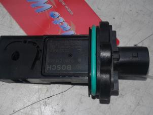 Gebruikte Luchthoeveelheidsmeter Opel Corsa E 1.4 Turbo 16V Prijs € 79,00 Margeregeling aangeboden door Wessel Parts & Service B.V.