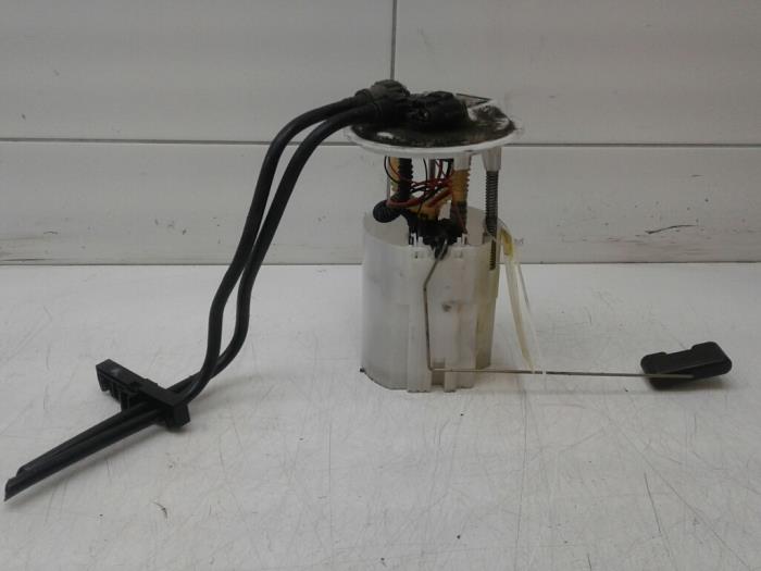Gebruikte Tank element Pomp Renault Grand Scénic III (JZ) 1.6 dCi Prijs € 103,95 Margeregeling aangeboden door Wessel Parts & Service B.V.