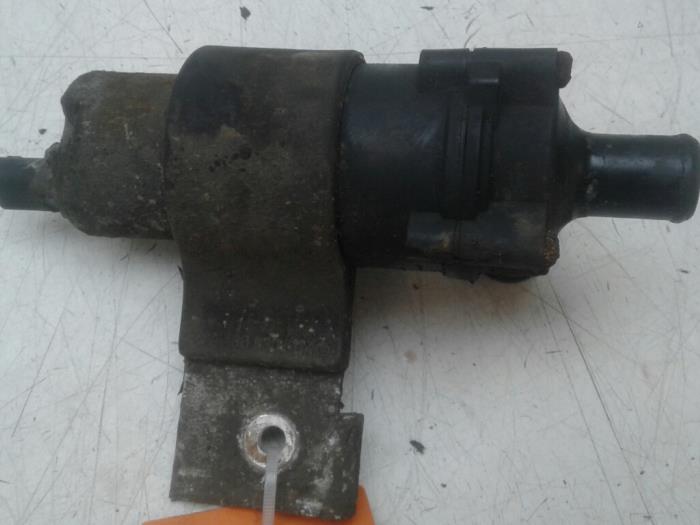 Gebruikte Waterpomp Mercedes SL (R230) 3.7 SL-350 V6 18V Prijs € 99,00 Margeregeling aangeboden door Wessel Parts & Service B.V.