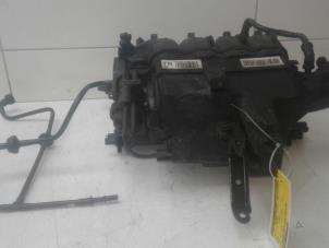 Gebruikte Inlaatspruitstuk Opel Mokka/Mokka X 1.6 16V EcoFlex 4x2 Prijs € 99,00 Margeregeling aangeboden door Wessel Parts & Service B.V.