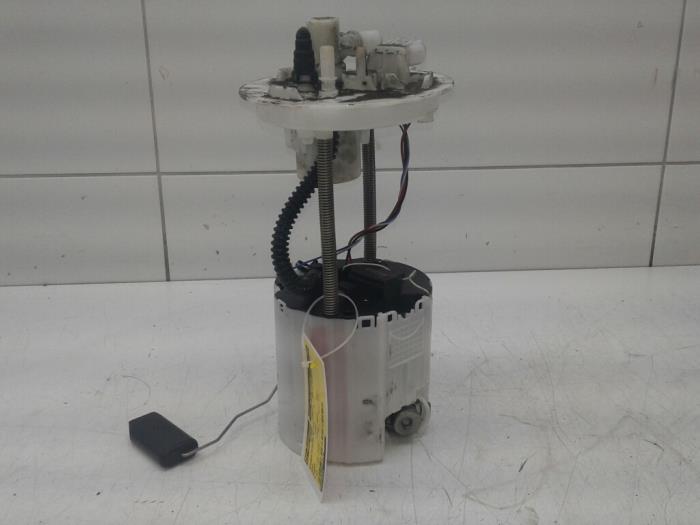 Gebruikte Tank element Pomp Opel Mokka/Mokka X 1.6 16V EcoFlex 4x2 Prijs € 103,95 Margeregeling aangeboden door Wessel Parts & Service B.V.