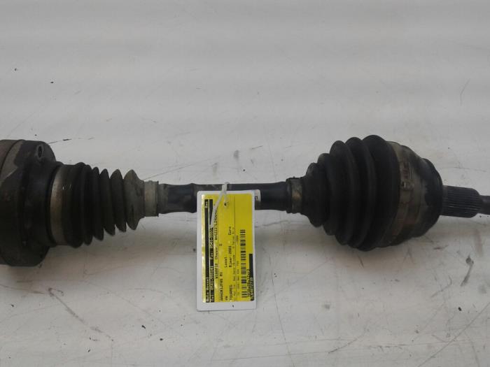 Gebruikte Aandrijfas rechts-voor Volkswagen Touareg (7LA/7L6) Prijs € 36,75 Margeregeling aangeboden door Wessel Parts & Service B.V.