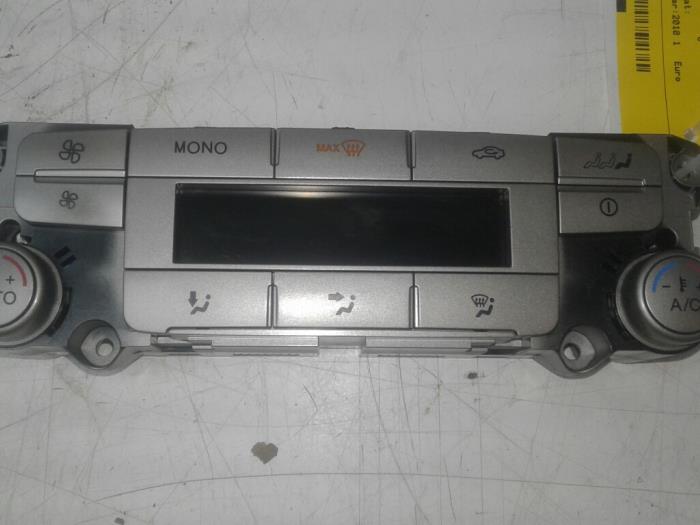 Kachel Bedieningspaneel van een Ford Galaxy (WA6) 2.0 TDCi 16V 140 2010