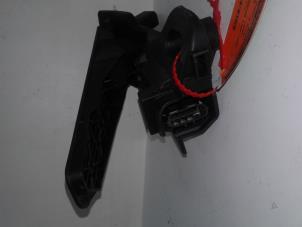 Gebruikte Gaspedaalpositie Sensor Volkswagen Caddy III (2KA,2KH,2CA,2CH) 1.6 Prijs € 35,00 Margeregeling aangeboden door Wessel Parts & Service B.V.