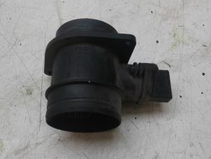 Gebruikte Luchthoeveelheidsmeter Seat Ibiza IV SC (6J1) 1.4 TDI Prijs € 19,99 Margeregeling aangeboden door Wessel Parts & Service B.V.