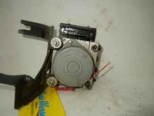 Gebruikte ABS Pomp Renault Clio III (BR/CR) 1.5 dCi 70 Prijs € 49,00 Margeregeling aangeboden door Wessel Parts & Service B.V.