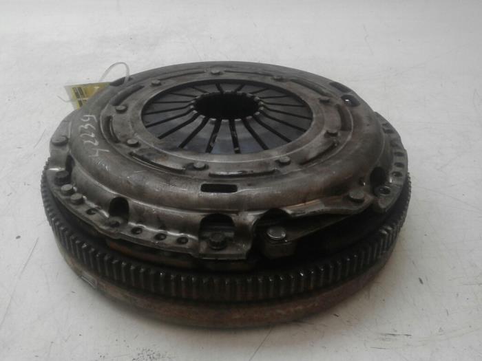 Gebruikte Vliegwiel Volkswagen Touran (1T1/T2) 2.0 TDI 16V 140 Prijs € 178,50 Margeregeling aangeboden door Wessel Parts & Service B.V.