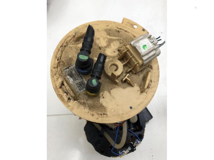 Gebruikte Tank element Pomp Opel Astra K 1.6 CDTI 136 16V Prijs € 82,95 Margeregeling aangeboden door Wessel Parts & Service B.V.
