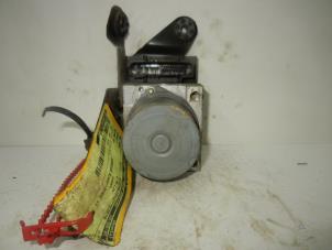 Gebruikte ABS Pomp Renault Megane II (BM/CM) 1.6 16V Prijs € 39,00 Margeregeling aangeboden door Wessel Parts & Service B.V.