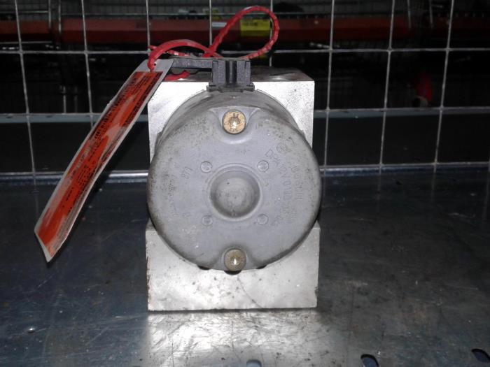Gebruikte ABS Pomp Renault Kangoo Prijs € 40,95 Margeregeling aangeboden door Wessel Parts & Service B.V.