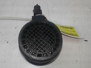 Gebruikte Luchthoeveelheidsmeter Opel Astra H SW (L35) 1.3 CDTI 16V Ecotec Prijs € 50,00 Margeregeling aangeboden door Wessel Parts & Service B.V.