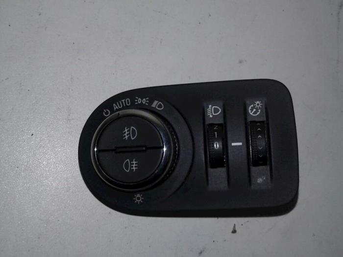 Licht Schakelaar van een Opel Meriva 1.6 CDTI 16V 2015