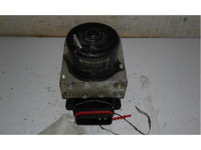 Gebruikte ABS Pomp Peugeot 206 (2A/C/H/J/S) 1.4 XR,XS,XT,Gentry Prijs € 40,95 Margeregeling aangeboden door Wessel Parts & Service B.V.