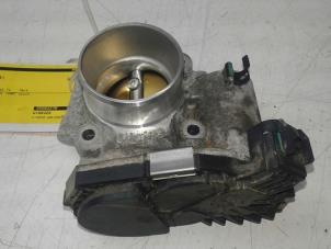Gebruikte Gasklephuis Opel Corsa E 1.4 16V Bi-Fuel Prijs € 39,00 Margeregeling aangeboden door Wessel Parts & Service B.V.