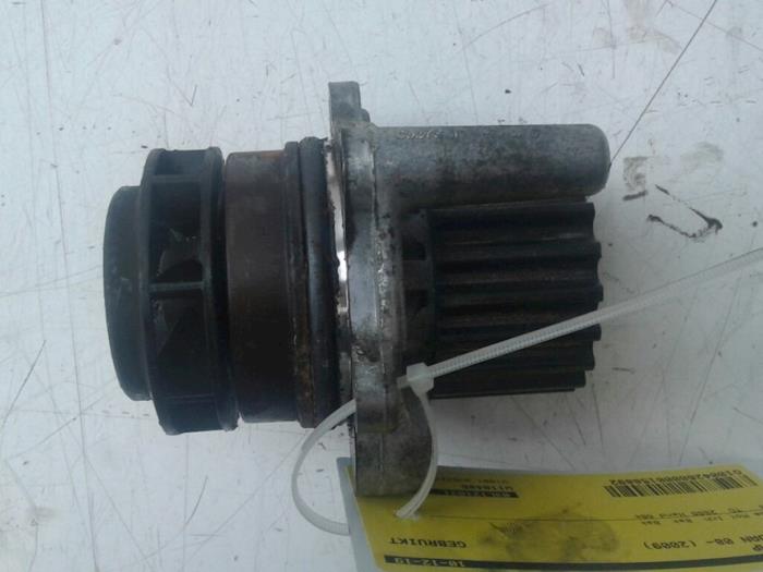 Gebruikte Waterpomp Volkswagen Tiguan (5N1/2) 2.0 TDI DRF 16V 4Motion Prijs € 51,45 Margeregeling aangeboden door Wessel Parts & Service B.V.