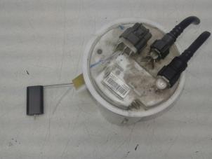 Gebruikte Tank element Pomp Renault Megane III Grandtour (KZ) 1.6 Energy dCi 130 Prijs € 89,00 Margeregeling aangeboden door Wessel Parts & Service B.V.
