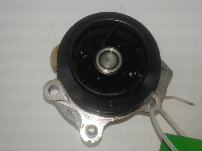 Gebruikte Waterpomp Volkswagen Multivan T5 (7E/7HC/7HF/7HM) 2.0 BiTDI DRF 4Motion Prijs € 57,75 Margeregeling aangeboden door Wessel Parts & Service B.V.