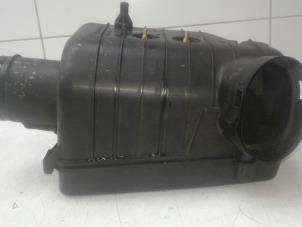 Gebruikte Luchtfilterhuis Mini Mini (R56) 1.6 One D 16V Prijs € 100,00 Margeregeling aangeboden door Wessel Parts & Service B.V.