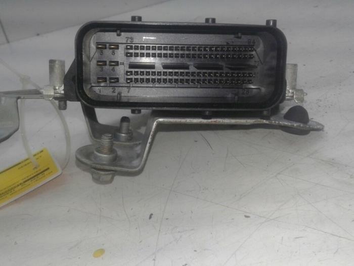 Computer Diversen van een Mercedes-Benz C (W205) C-200d 2.2 16V 2017