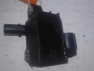 Gebruikte Bobine Mercedes E (C207) E-500 V8 32V Prijs € 39,00 Margeregeling aangeboden door Wessel Parts & Service B.V.