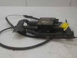 Gebruikte Handrem Mechaniek Opel Meriva 1.4 16V Ecotec Prijs € 180,00 Margeregeling aangeboden door Wessel Parts & Service B.V.