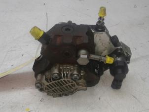 Gebruikte Dieselpomp Opel Vivaro Prijs € 125,00 Margeregeling aangeboden door Wessel Parts & Service B.V.