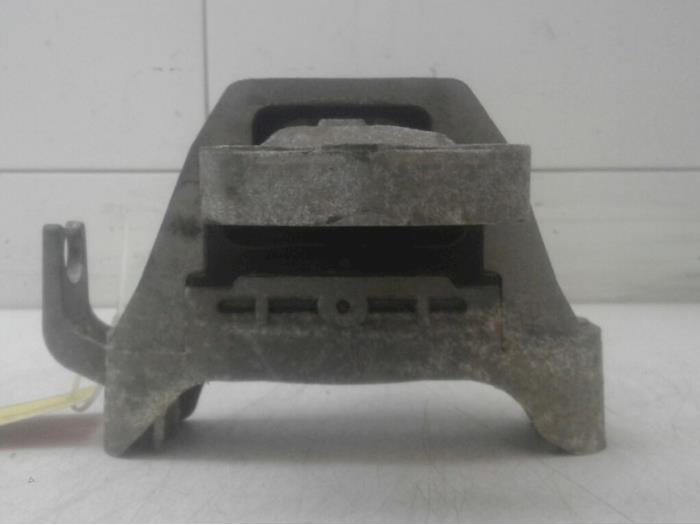 Gebruikte Motorrubber Opel Astra J Sports Tourer (PD8/PE8/PF8) 1.3 CDTI 16V ecoFlex Prijs € 40,95 Margeregeling aangeboden door Wessel Parts & Service B.V.