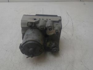 Gebruikte ABS Pomp Mercedes E (W210) 2.9 E-290 TDi Prijs € 55,00 Margeregeling aangeboden door Wessel Parts & Service B.V.