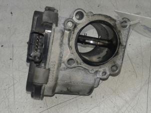 Gebruikte Gasklephuis Ford Fiesta 6 (JA8) 1.5 TDCi Prijs € 65,00 Margeregeling aangeboden door Wessel Parts & Service B.V.