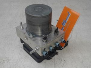 Gebruikte ABS Pomp Mercedes Vito Mixto (447.7) 1.6 109 CDI 16V Prijs € 299,00 Margeregeling aangeboden door Wessel Parts & Service B.V.