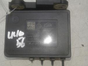 Gebruikte ABS Pomp Volkswagen Golf VII (AUA) 2.0 TDI 4Motion 16V Prijs € 199,00 Margeregeling aangeboden door Wessel Parts & Service B.V.