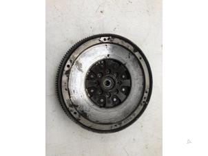 Gebruikte Vliegwiel Mercedes Vito (639.6) 2.2 111 CDI 16V Prijs € 249,00 Margeregeling aangeboden door Wessel Parts & Service B.V.