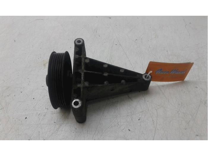 Gebruikte Spanrol Multiriem Mercedes Vito (639.6) 2.2 111 CDI 16V Prijs € 47,25 Margeregeling aangeboden door Wessel Parts & Service B.V.