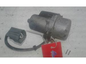 Gebruikte Vacuumpomp Rembekrachtiging Opel Combo 1.4 16V ecoFlex Prijs op aanvraag aangeboden door Wessel Parts & Service B.V.