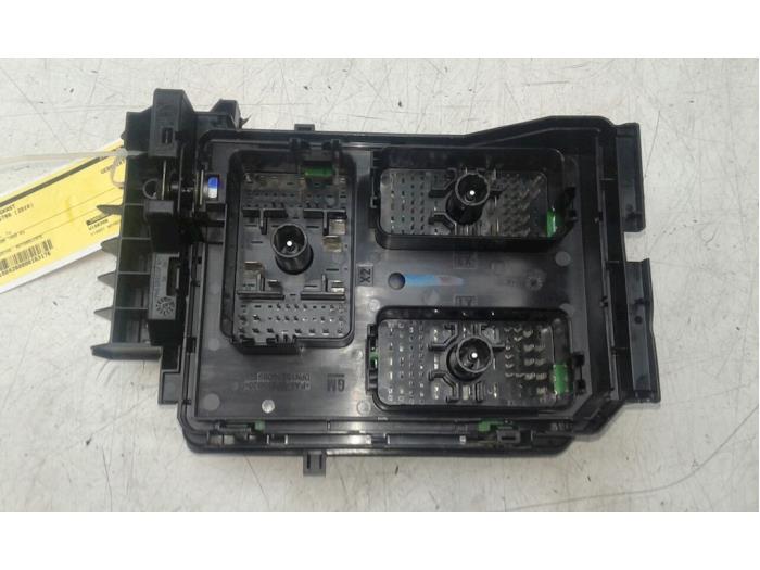 OPEL Astra K (2015-2021) Fuse Box 39069684 15069939