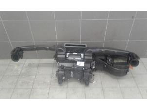 Gebruikte Chaufagebak Mercedes GLC (X253) 2.2 250d 16V BlueTEC 4-Matic Prijs € 479,00 Margeregeling aangeboden door Wessel Parts & Service B.V.