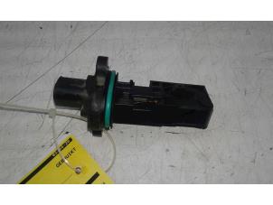 Gebruikte Luchtmassameter Opel Astra Mk.7 1.6 CDTI 16V Prijs € 69,00 Margeregeling aangeboden door Wessel Parts & Service B.V.