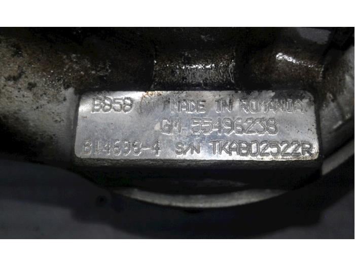 Turbo van een Opel Astra K Sports Tourer 1.6 CDTI 110 16V 2017