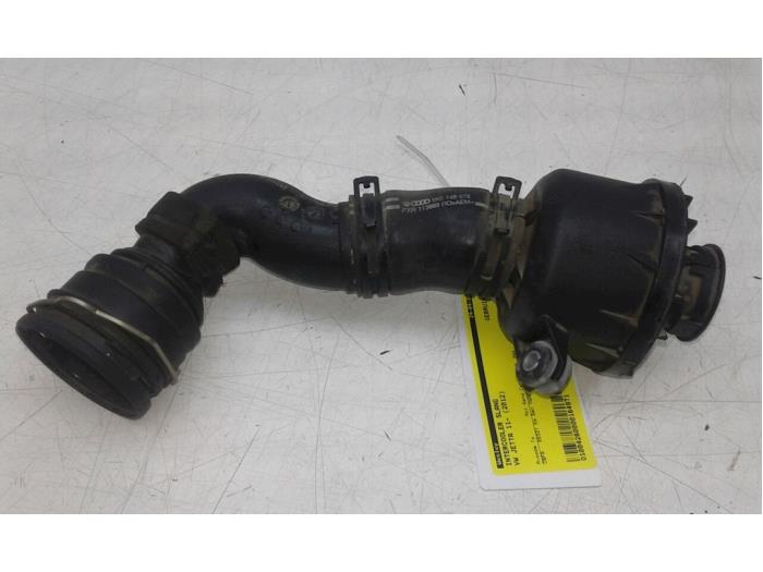 Gebruikte Intercooler Slang Volkswagen Jetta III (1K2) 2.0 GLI 16V Prijs € 72,45 Margeregeling aangeboden door Wessel Parts & Service B.V.