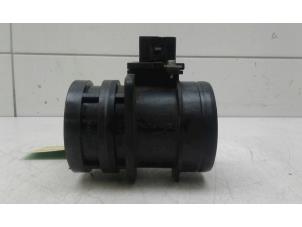 Gebruikte Luchthoeveelheidsmeter Volkswagen Jetta III (1K2) 2.0 GLI 16V Prijs € 79,00 Margeregeling aangeboden door Wessel Parts & Service B.V.