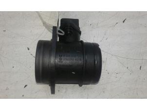 Gebruikte Luchthoeveelheidsmeter Volkswagen Caddy III (2KA,2KH,2CA,2CH) 2.0 SDI Prijs € 49,00 Margeregeling aangeboden door Wessel Parts & Service B.V.