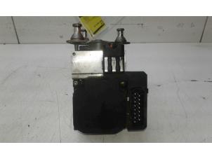 Gebruikte ABS Pomp Mercedes E (W210) 3.0 E-300D Turbo 24V Prijs € 149,00 Margeregeling aangeboden door Wessel Parts & Service B.V.