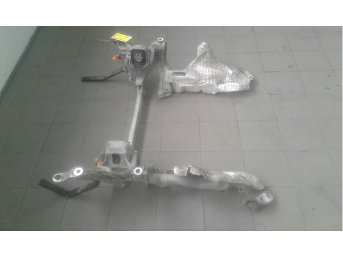 AUDI A4 B8/8K (2011-2016) Sous-châssis de suspension avant 8T0399315H 15070532