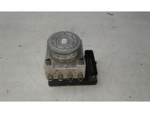 Gebruikte ABS Pomp Volkswagen Golf VII (AUA) 2.0 R 4Motion 16V Prijs € 225,00 Margeregeling aangeboden door Wessel Parts & Service B.V.