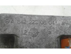 Gebruikte Motorsteun Mercedes E (C207) E-350 CDI V6 24V Prijs € 59,00 Margeregeling aangeboden door Wessel Parts & Service B.V.