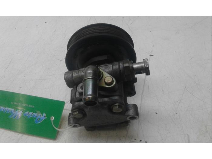 Pomp Servo van een Volkswagen Golf IV (1J1) 1.4 16V 1999
